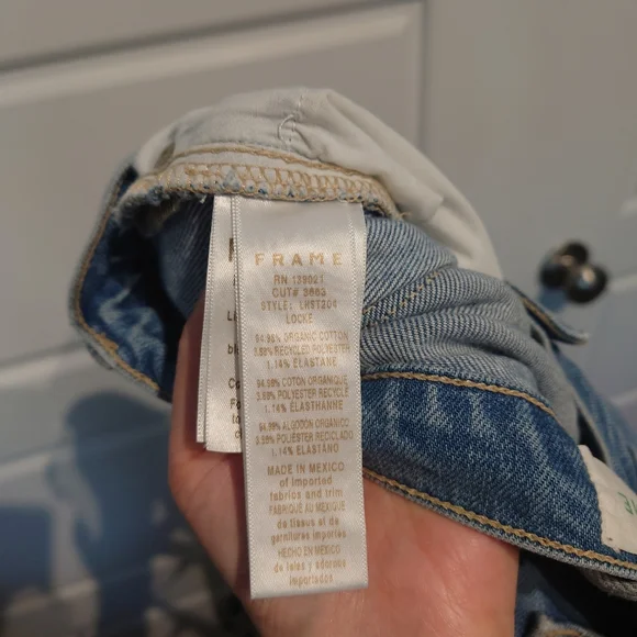 FRAME Le High Straight Jean